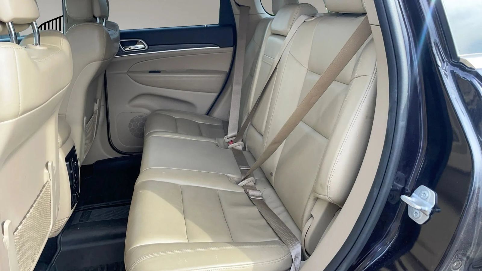 Used 2019 Jeep Grand Cherokee Limited AWD/4WD image 13