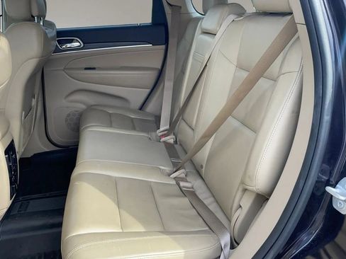Used 2019 Jeep Grand Cherokee Limited AWD/4WD image 13