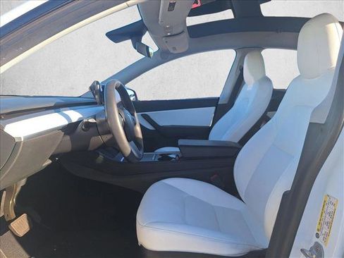 Used 2021 Tesla Model Y Long Range image 10