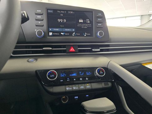 New 2026 Hyundai Elantra Hybrid FWD image 25