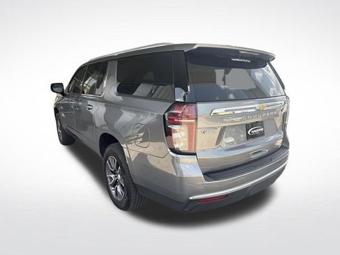 Used 2021 Chevrolet Suburban LT w/ LT Signature Package RWD image 6