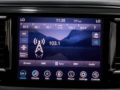 Used 2020 Chrysler Pacifica Limited FWD image 23