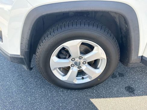 Used 2018 Jeep Compass Latitude w/ Popular Equipment Group FWD image 30
