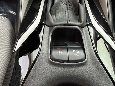 Used 2022 Toyota Corolla LE FWD image 32