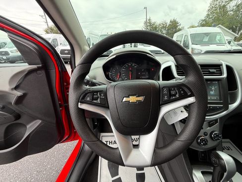 Used 2017 Chevrolet Sonic LT image 6