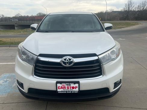 Used 2016 Toyota Highlander LE image 3