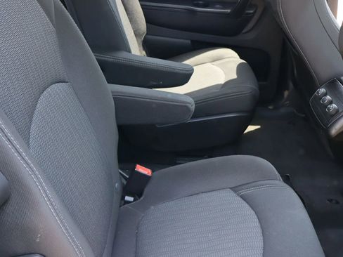 Used 2016 Chevrolet Traverse LT w/ Style and Technology Package image 11