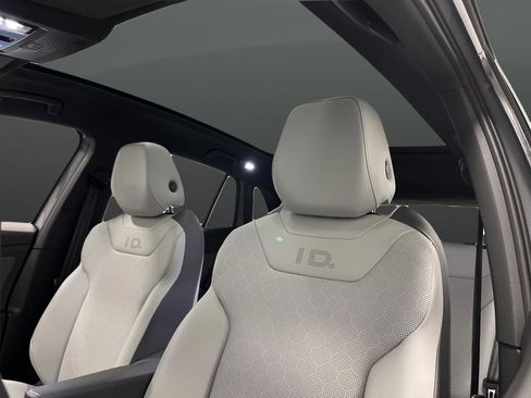 Used 2022 Volkswagen ID.4 Pro S image 7