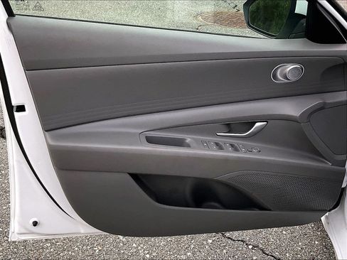 Used 2024 Hyundai Elantra SEL FWD image 9