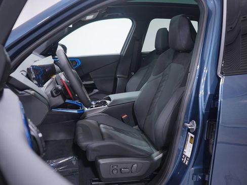 Used 2025 BMW X3 M50 w/ Premium Package image 7