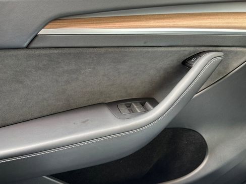 Used 2024 Tesla Model Y Long Range image 11