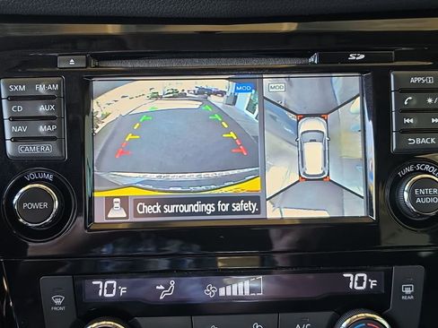 Used 2015 Nissan Rogue SL w/ SL Premium Package FWD image 16