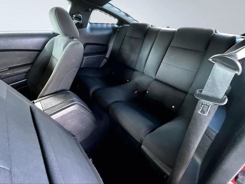 Used 2010 Ford Mustang image 19