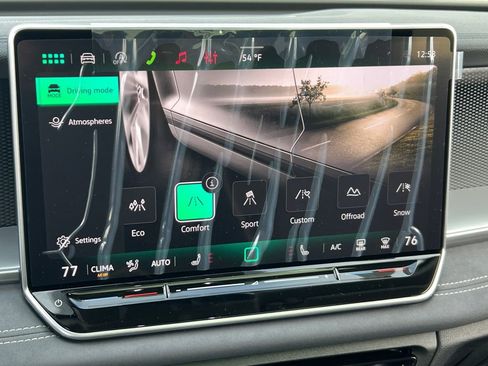 New 2026 Volkswagen Tiguan SE AWD/4WD image 25