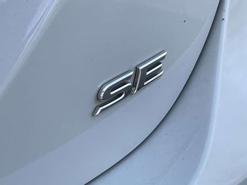 Used 2023 Toyota Camry SE image 12