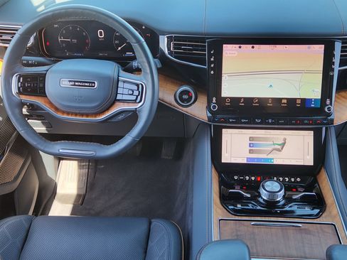 Used 2024 Jeep Grand Wagoneer Series III w/ Flexible Seating Group AWD/4WD image 30