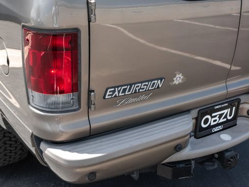 Used 2004 Ford Excursion Limited image 38