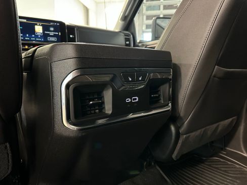 Used 2025 Chevrolet Silverado 2500 LTZ w/ LTZ Convenience Package image 35