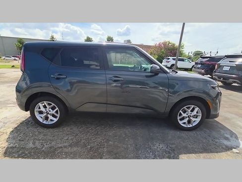 Used 2025 Kia Soul LX w/ LX Technology Package FWD image 40