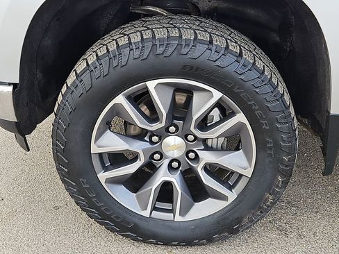 Used 2020 Chevrolet Silverado 1500 LT w/ Texas Edition RWD image 13