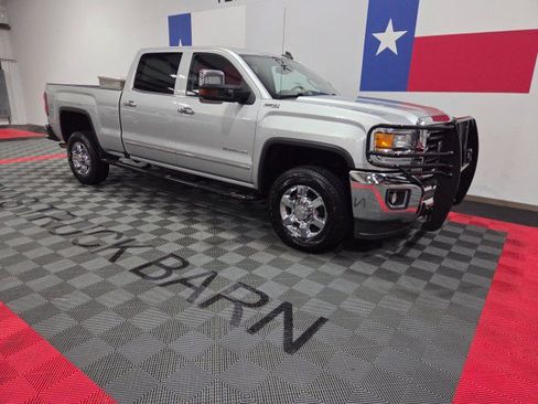 Used 2018 GMC Sierra 2500 SLT w/ Suspension Package, Off-Road AWD/4WD image 15