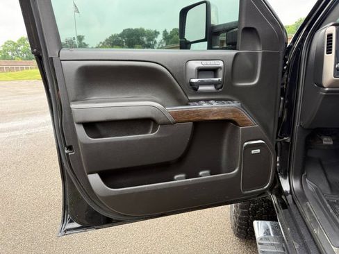 Used 2019 GMC Sierra 3500 Denali w/ Duramax Plus Package AWD/4WD image 15