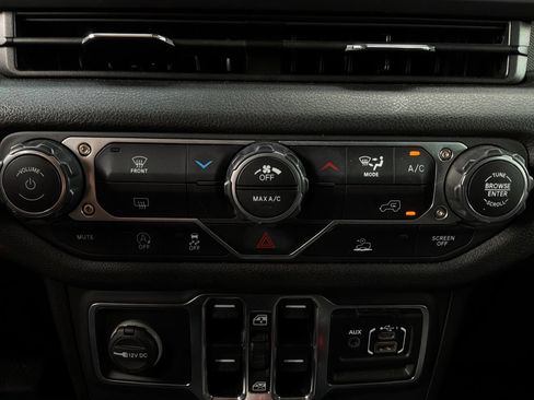 Used 2025 Jeep Wrangler Unlimited Sport AWD/4WD image 24