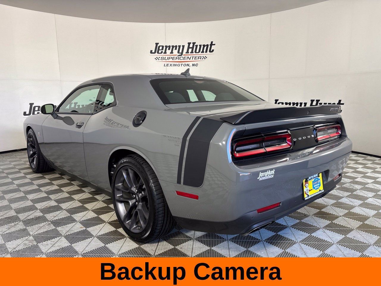 Used 2023 Dodge Challenger R/T Scat Pack w/ Scat Pack Stripe RWD image 9