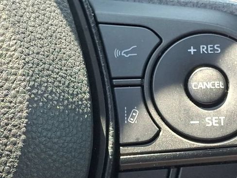 Used 2025 Toyota RAV4 XLE AWD/4WD image 27