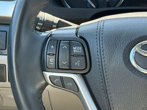 Certified 2019 Toyota Highlander XLE image 27