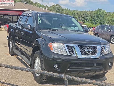Used 2019 Nissan Frontier SV w/ Value Truck Package RWD image 4