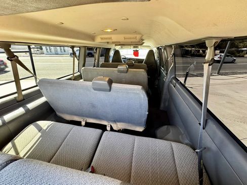 Used 2017 Chevrolet Express 3500 LT w/ LT Preferred Equipment Group RWD image 6