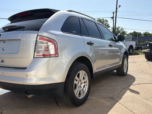 Used 2010 Ford Edge SE FWD image 3