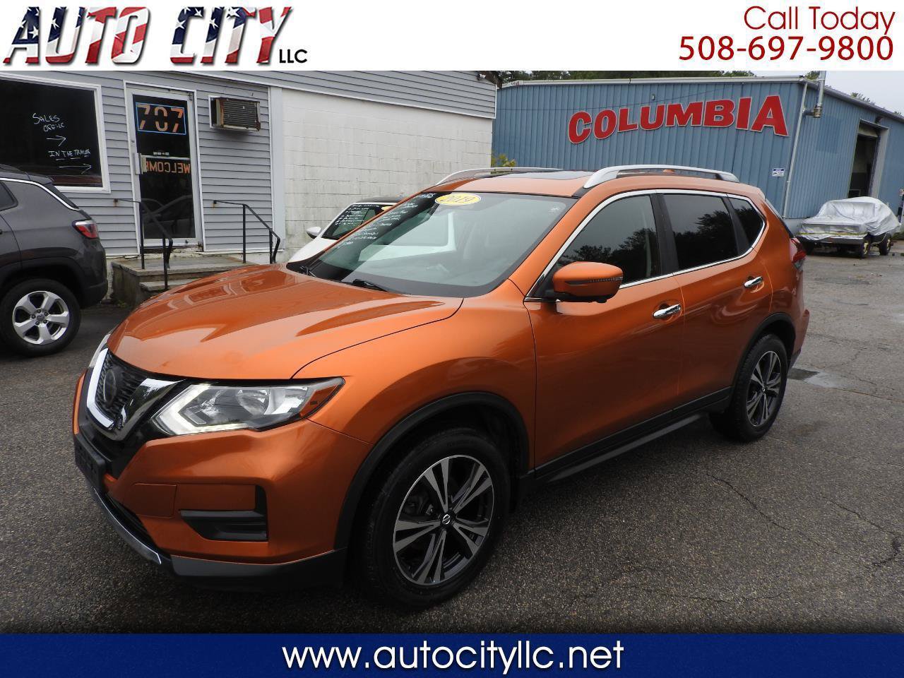 Used 2019 Nissan Rogue SV w/ Sun & Sound Touring Package AWD/4WD image 1