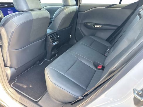 Used 2024 Lexus RZ 300e Premium w/ Accessory Package (Z1) image 15