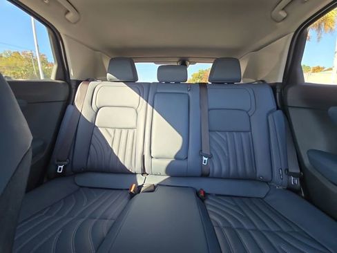 New 2025 Nissan Ariya Platinum image 32