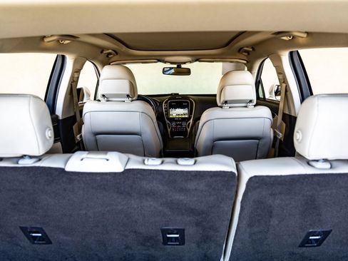 Used 2018 Lincoln MKX Reserve FWD image 30