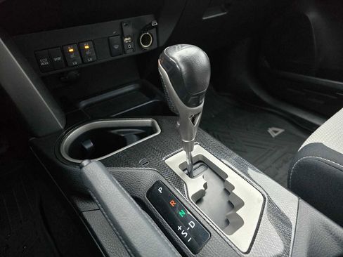 Used 2018 Toyota RAV4 Adventure image 37