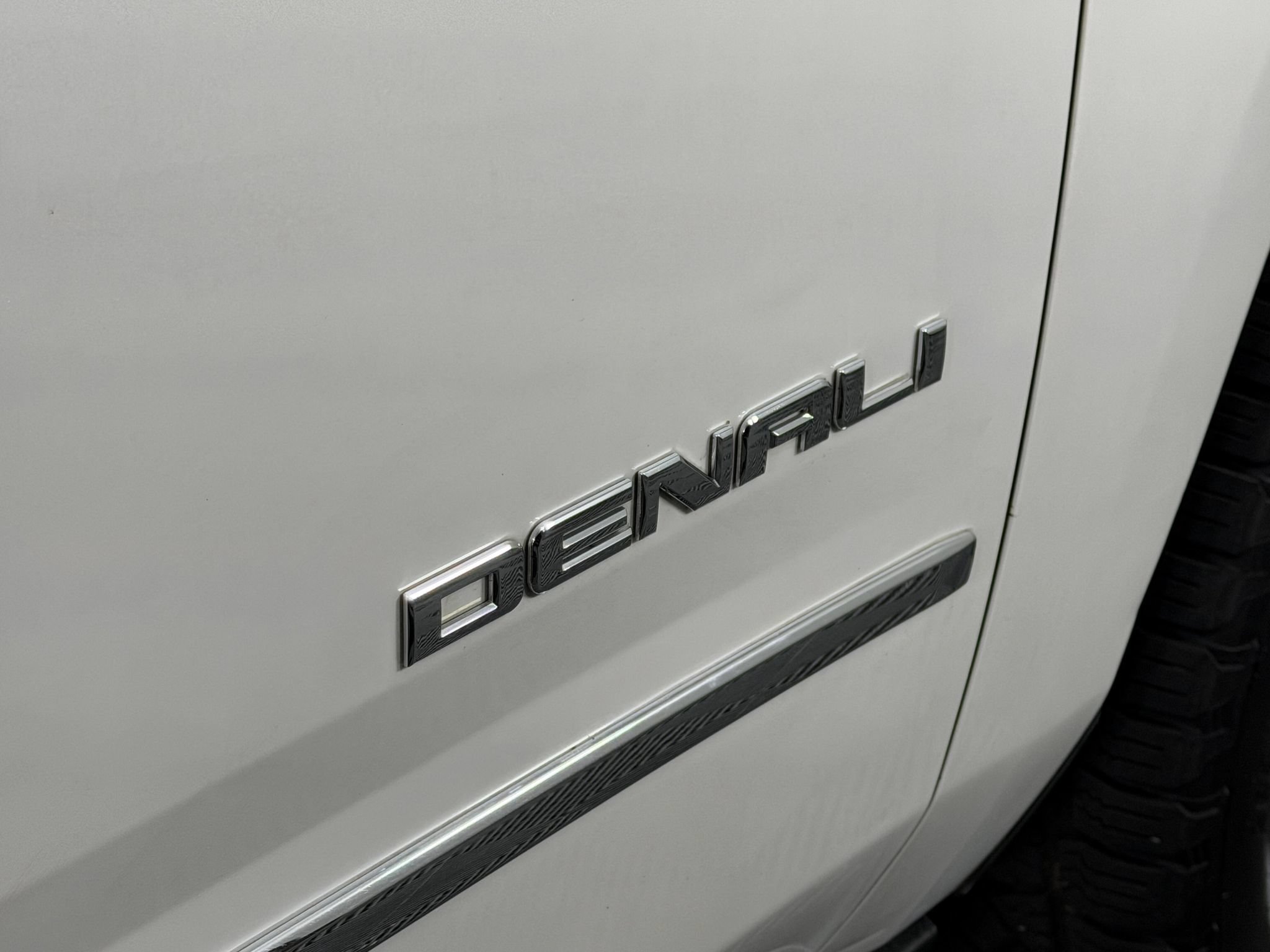 Used 2020 GMC Yukon Denali w/ Open Road Package AWD/4WD image 16