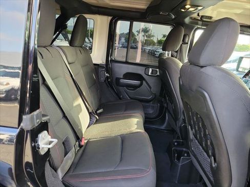 Certified 2022 Jeep Wrangler Unlimited Rubicon AWD/4WD image 23