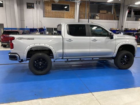 Used 2020 Chevrolet Silverado 1500 LT AWD/4WD image 8