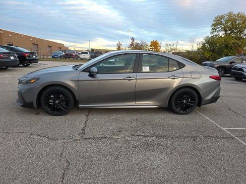 New 2026 Toyota Camry SE FWD image 4