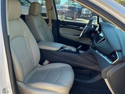 Used 2020 Buick Enclave Essence w/ Sound and Sites Package image 9