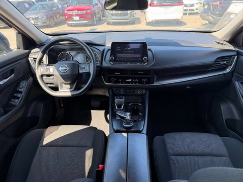 Used 2025 Nissan Rogue SV AWD/4WD image 34