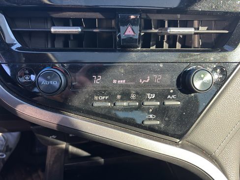 Used 2021 Toyota Camry XSE image 14