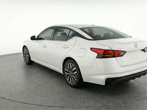 Used 2025 Nissan Altima 2.5 SV image 6