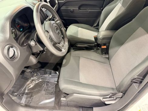 Used 2012 Jeep Patriot Sport FWD image 31