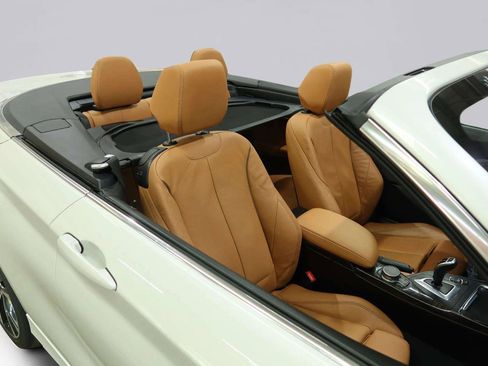 Used 2020 BMW 230i Convertible w/ Premium Package RWD image 17