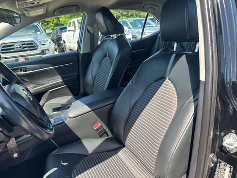 Used 2022 Toyota Camry SE FWD image 14