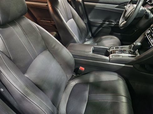 Used 2018 Honda Civic Touring image 31